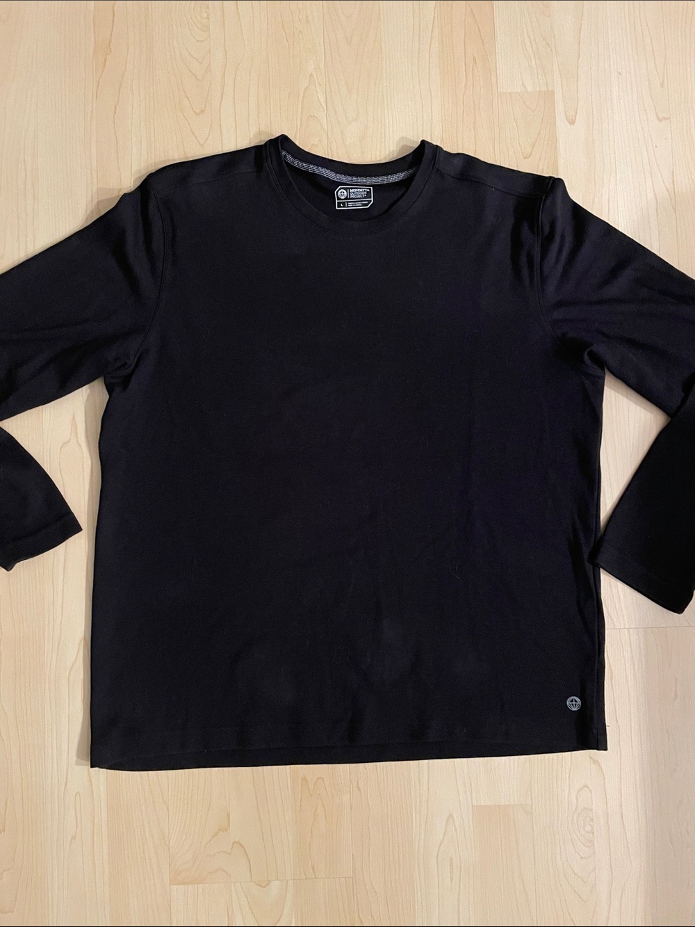 Mondetta Outsior Project Men’s Classic Black Crewneck Long-Sleeve Shirt